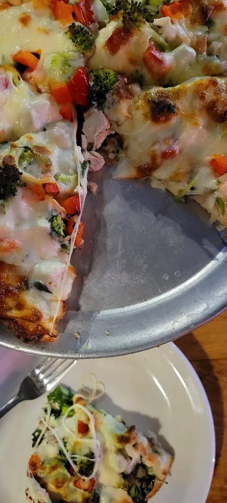 Chicken Alfredo Pizza